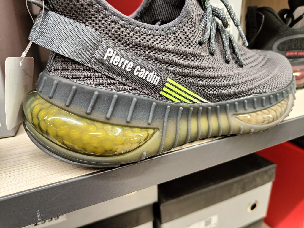 Slicky_writes's tweet image. Кроссы на нерест пошли. Надо брать, пока с икрой!