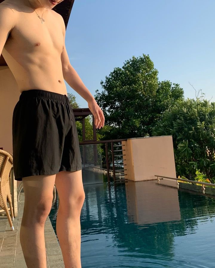 kusexyboy's tweet photo. “เมษาอ่ะอยากพัก แต่เธอน่ารักเราอยากเจอ”
-ริว 💚💦🌤️
IG : ryuachi
#เศรษฐศาสตร์ #ปี4 #KU80 #KUSEXYBOY #ryuachi https://t.co/wkLhuSpoWn
