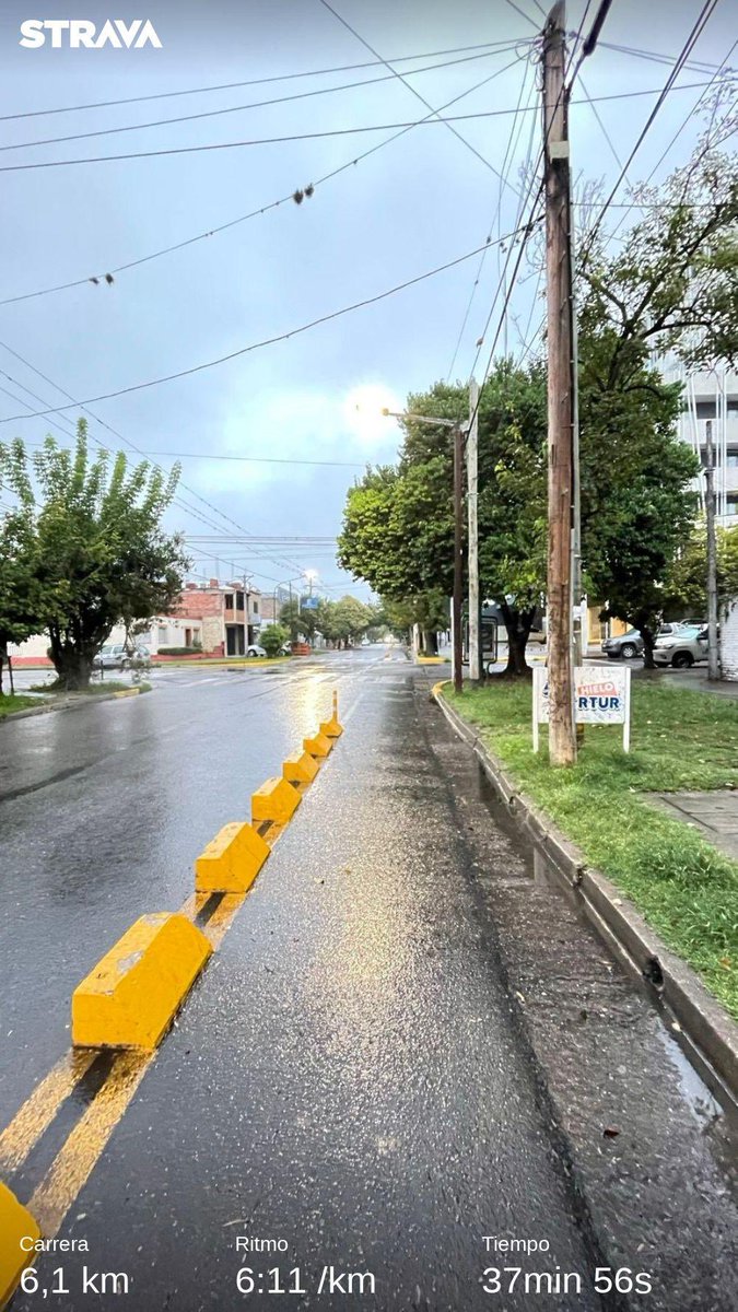 pilonaso's tweet photo. Domingo mojado 6k ☝🏻🌨️
#strava #downshifter11 #garmin #forerunner55 #salomonrunning #6km  #runnerscommunity #iloverunn #eldelas6am #garminargentinagt 
 Echa un vistazo a mi carrera en Strava.
https://t.co/M07psz8L7v https://t.co/SvRXowdJYR