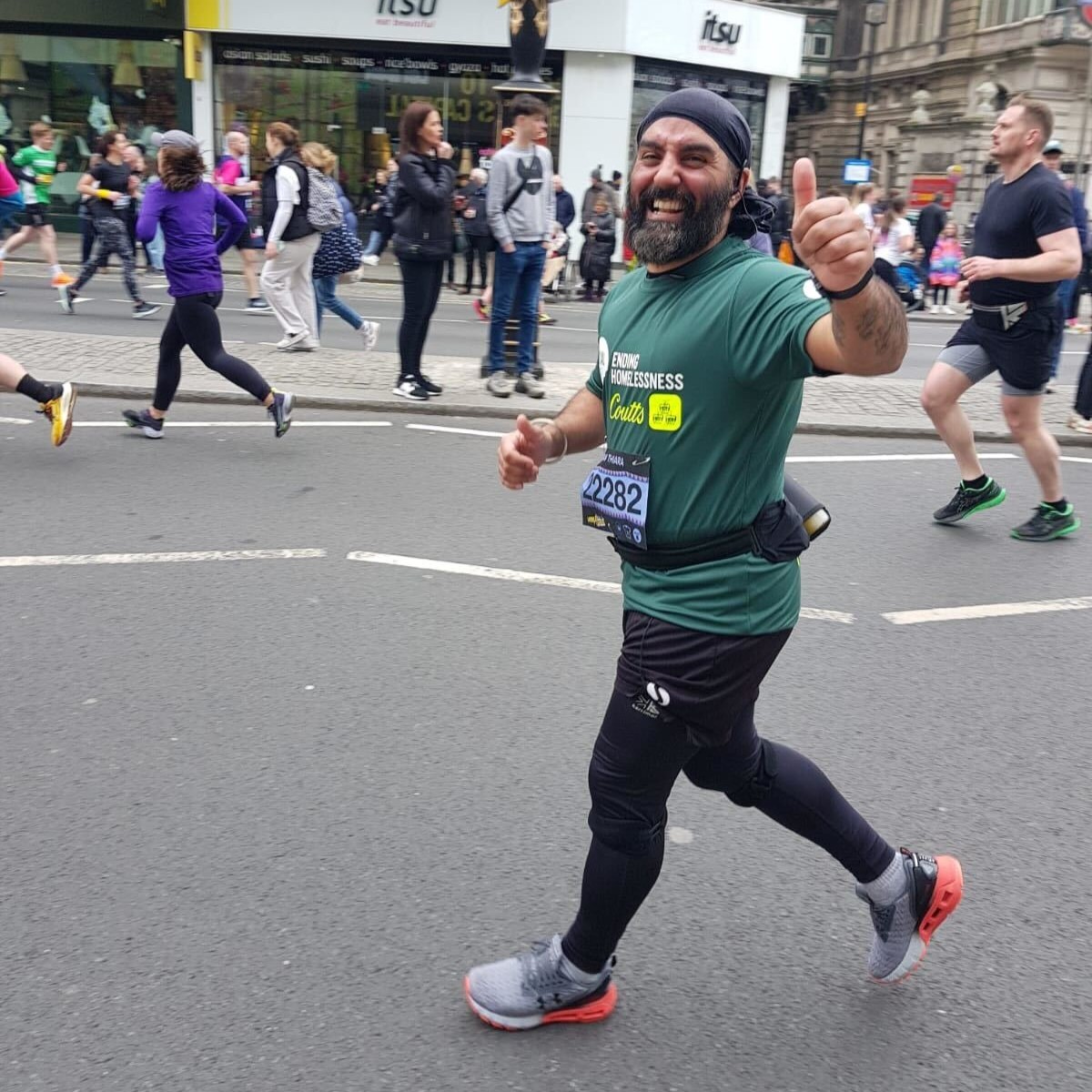 SocialBite_'s tweet photo. Cheering on three absolute superstars today as Team @CouttsandCo run the @LLHalf in aid of Social Bite 🏃 
Here are the amazing Katie, Elliot &amp; Rav on fantastic form on their way past Social Bite on The Strand. 
Thank you so so much #TeamCoutts 💚
#LLHM2023 #EndHomelessness https://t.co/FOLWYX4LLH