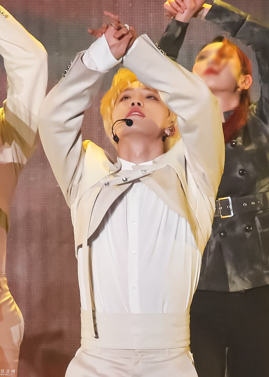 230310 캐럿랜드 디노

의상 재탕 부탁드릴게요🙏 제발요...

 #세븐틴 #SEVENTEEN #디노 #DINO #이찬