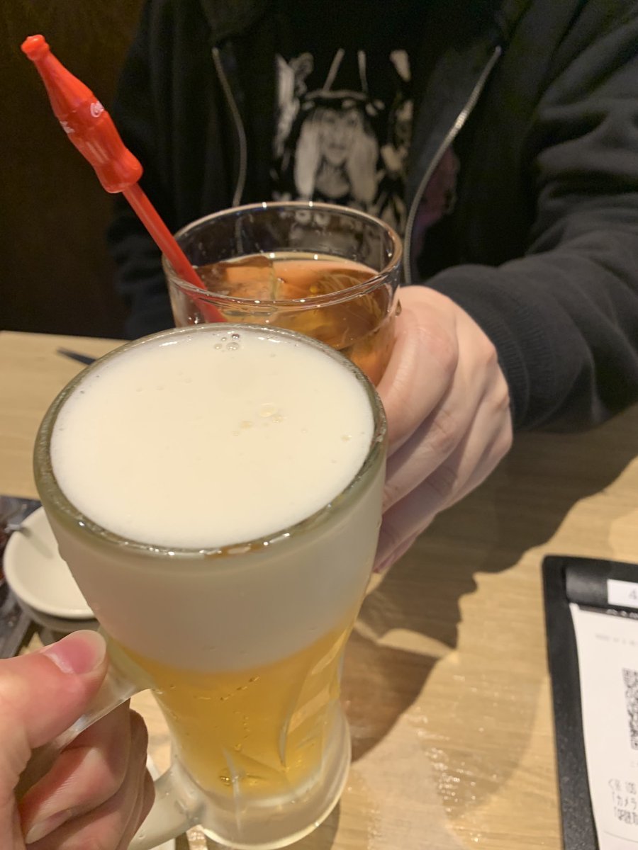 YAKARA696_ROCK's tweet photo. @DIIIIIITA_SW 
お疲れさま。
最高に楽しかったよー。

一足先にかんぱーい🍺 https://t.co/P9ZGRTs9xL