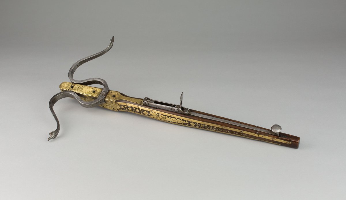 Pellet Crossbow, 1580 #museumarchive #artinstituteofchicago artic.edu/artworks/11686…