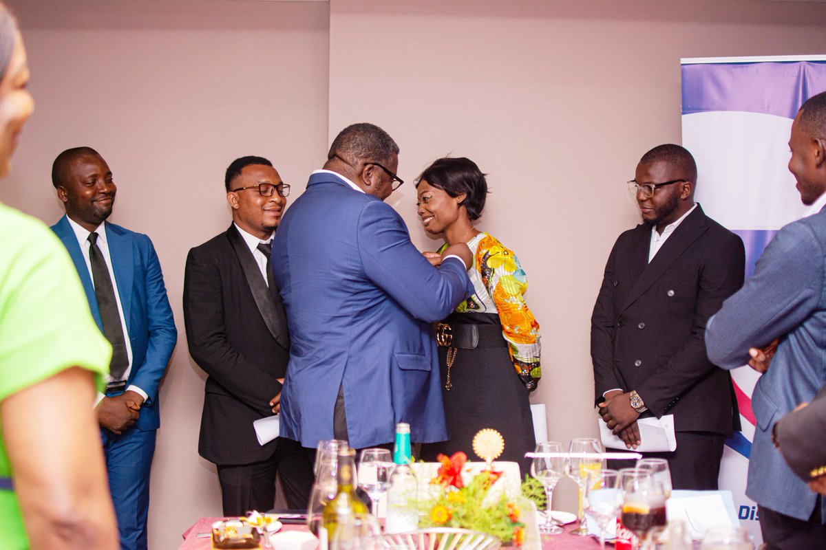 BolingoRotary's tweet photo. Réunion Statutaire du mercredi 29 mars 2023 marquée par l'intronisation des amis Céline BULWEME, Cedrick MALU, Fiston BONGELI et Thommy NTOMBOKOLO. https://t.co/SYd3Xitk7p