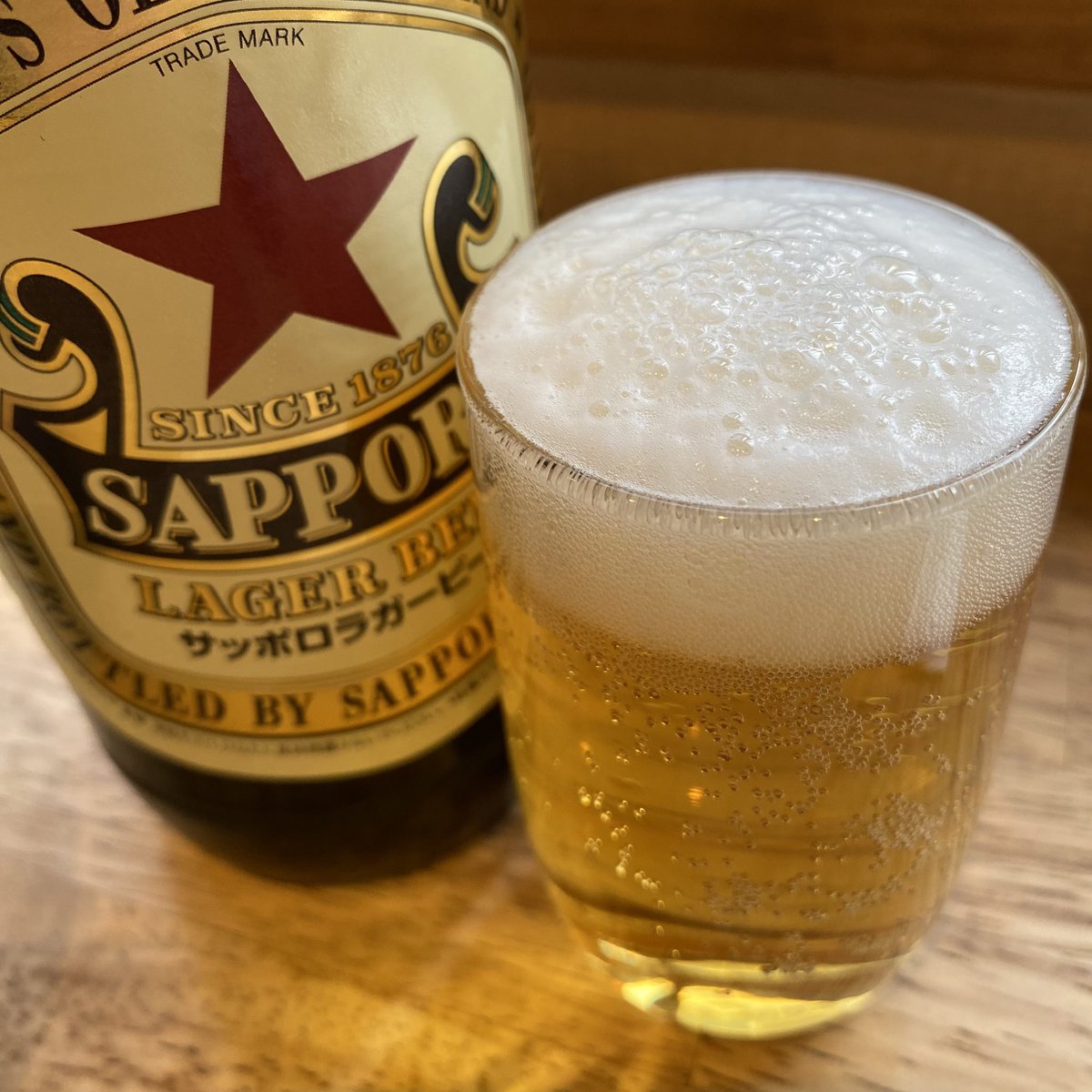 SakabaChannel's tweet photo. 京橋にある激安立ち飲み居酒屋
『リンカーン食堂』に行ってみた🍻
あの徳田商店の系列店🌟

フードは120円〜
サッポロ赤星は350円
と何もかも破格のお値段💦

最高です♪

#大阪グルメ
#京橋
#せんべろ
#コスパ https://t.co/D6nzmDgX3I