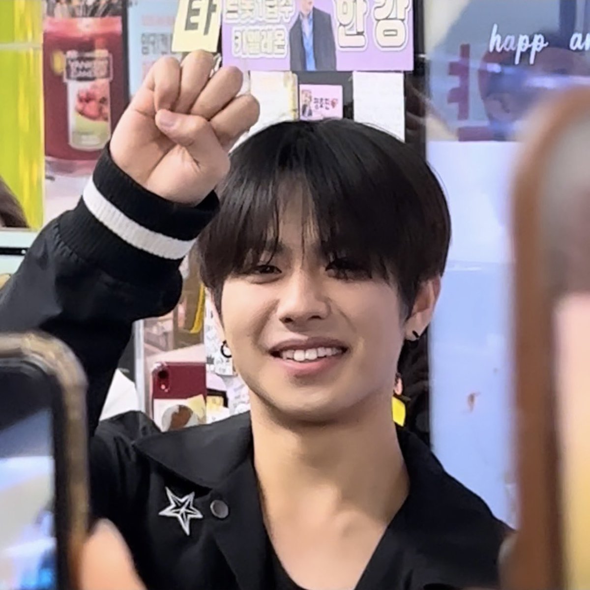금이 tweet media