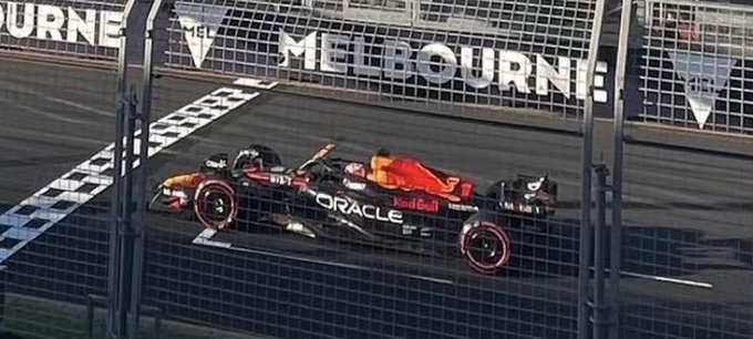 AntSolano17's tweet photo. Que es esto? Sancionas a Alonso, a Verstappen no. Sancionas a Sainz por algo q ha ocurrido varias veces en esta carrera y no sancionas a nadie más. Leclerc está fuera y nadie se ha llevado sanción. Alonso ha quedado tercero y has sancionado a Sainz... Inconsistente, como siempre https://t.co/RBwWsjB6pn