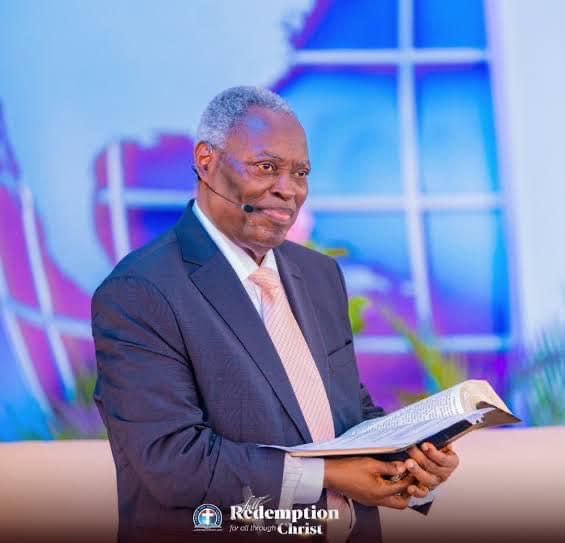 EleyiLagos's tweet photo. Pastor W.F Kumuyi respects not only God in all his conduct but himself and the church he leads too.

Dear Mandate kindly show pastor Kumuyi some love by Retweeting. https://t.co/sLYFlpvjql