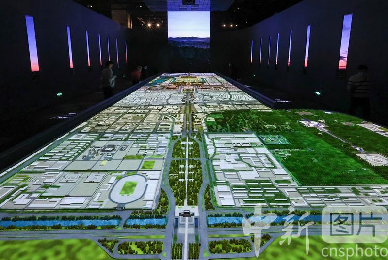 photo_cns's tweet photo. A 16-meter-long sand table of the Central Axis attracts visitors at the Capital Museum in Beijing, March 29, 2023. (Photo by Yi Haifei/CNSPHOTO)#sandtable #CentralAxis #Beijing https://t.co/eScKqDLsN9