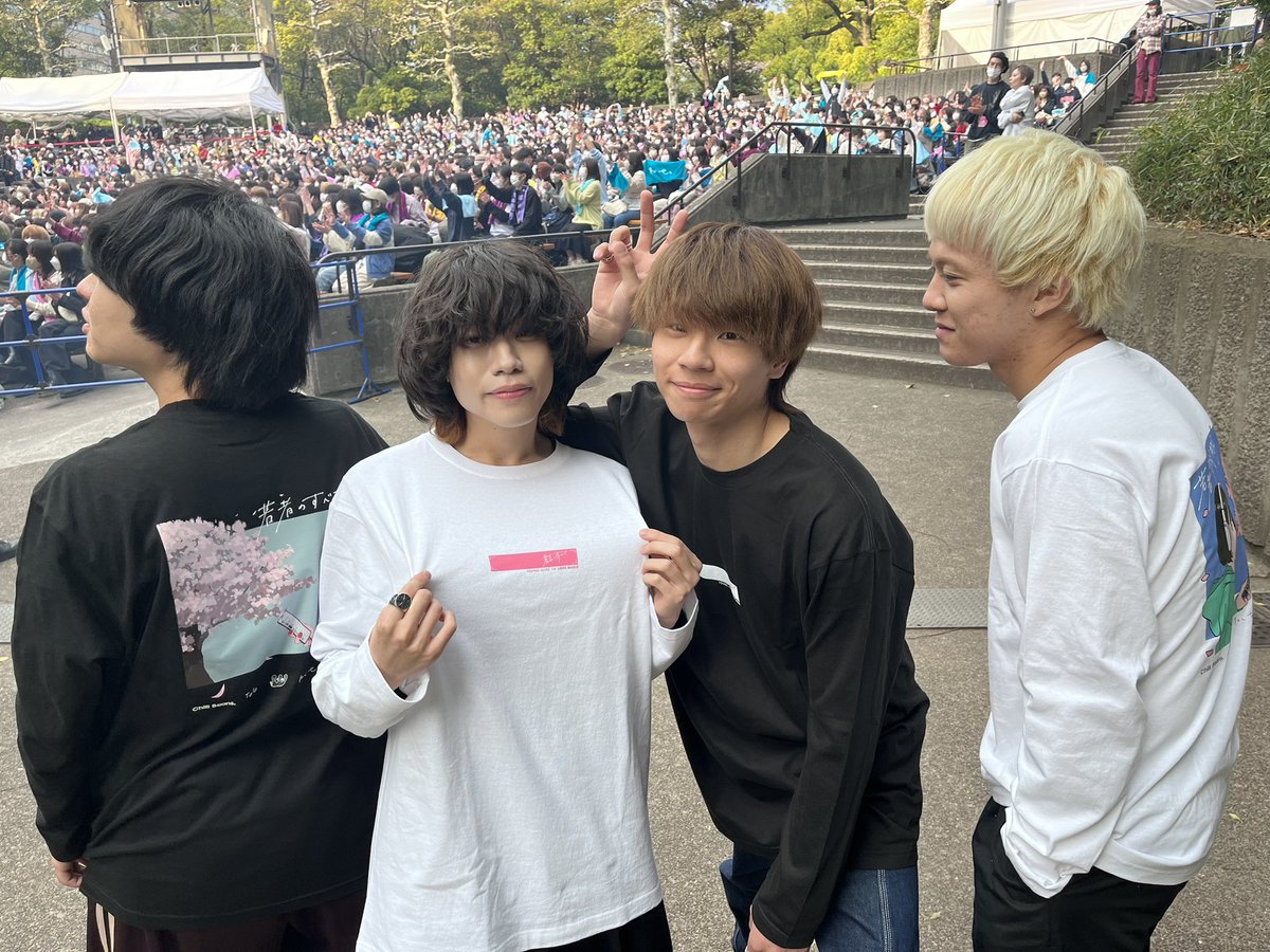 neguseofficial_'s tweet photo. 「若者のすべて#04
-YOUNG, ALIVE, IN LOVE MUSIC-」
ありがとうございました🔥🔥

ライブ終わりにメンバー全員で
オフィシャルグッズのロンT着ました💁🏻‍♂️💁🏻‍♂️ https://t.co/xgQEgiUCcL