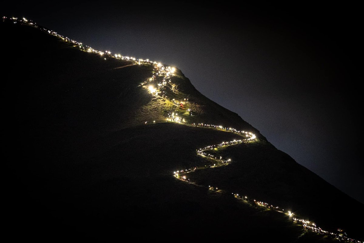 Lighting up Catbells last night givepenny.com/the_lakeland_f… for the fantastic Michelle Jurd Trust <a href="/EcclesMbe/">Michelle Jurd Memorial Trust</a> thanks to <a href="/LakeldMtnGuides/">Lakeland Mtn Guides</a> <a href="/rachel_diss/">Rachel Diss</a> for organising #FestivalofLight 💡♥️