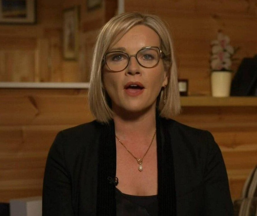 AislingOLoughl1's tweet photo. Can anyone clarify if Claire Byrne was actually in her garden shed for those infamous cough, cough Covid broadcasts in April 2022? Or was it a staged garden shed made in RTÉ? Think it's important we know either way. Don't you? https://t.co/VBBRGDE04R