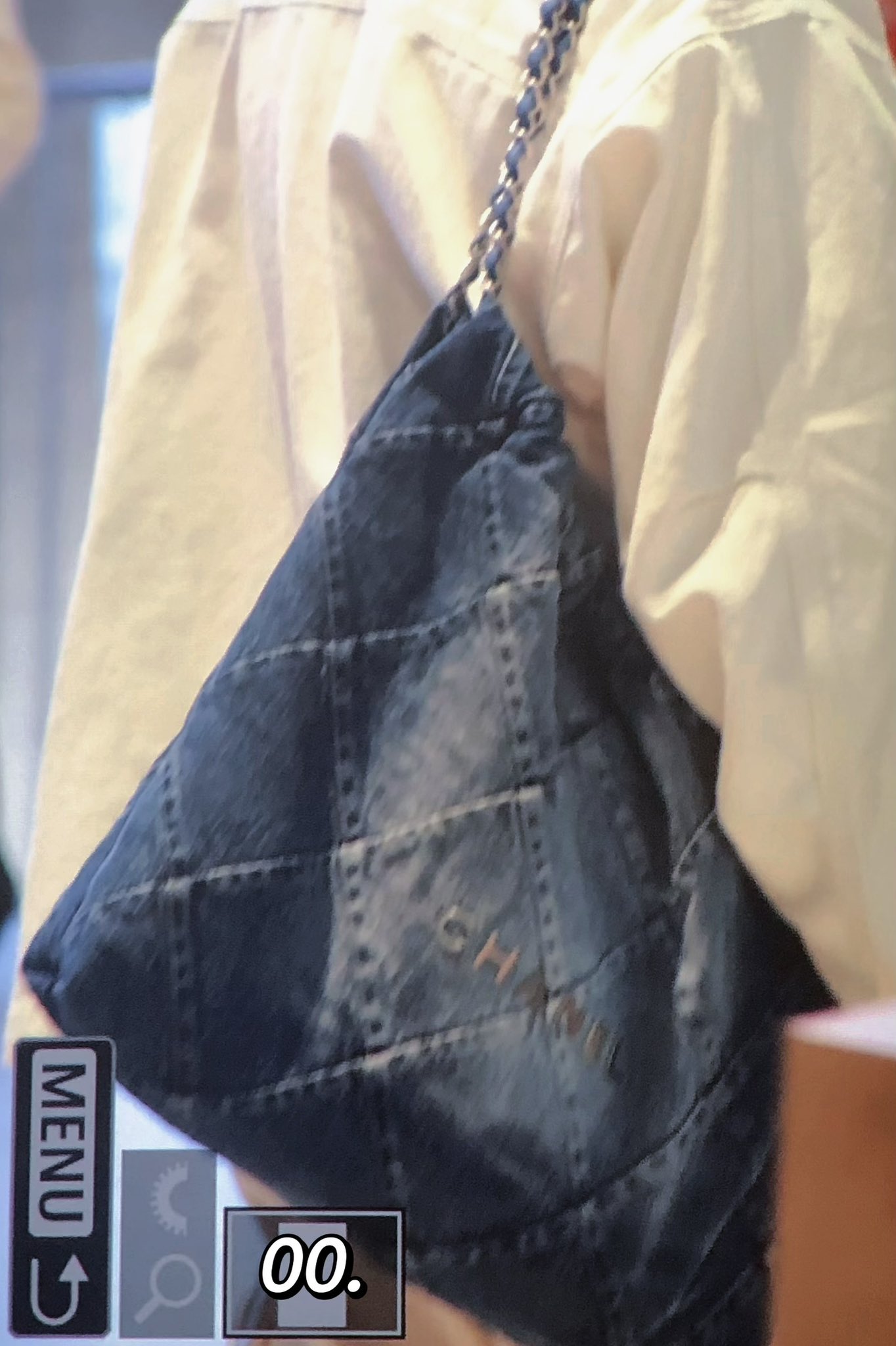 abey meong on X: renjun wearing chanel bags 22 handbag, $5,400