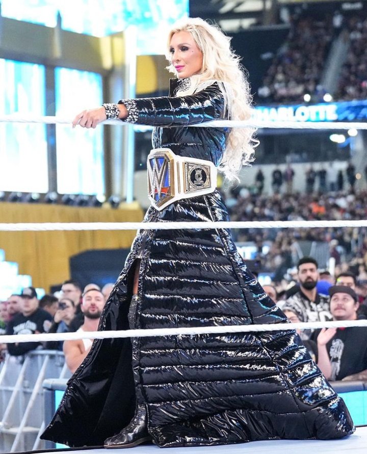 SheIsYour_Champ's tweet photo. Even In Defeat. Diamonds are Forever. ๐ #StillTheQueen https://t.co/FyEoXk1K5O