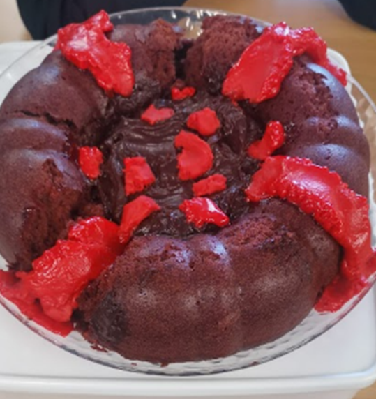 Shavington_Ac's tweet photo. Our Year 7 geographers produced some amazing work for their end of term volcanoes project. The geography department were particularly impressed by the cake volcanoes! Well done Year 7 - a super end to your second term at the academy. #SPARK #SAGeography #VolcanoesProject https://t.co/efLw2ZaTrh