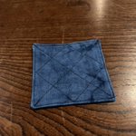 Image for the Tweet beginning: 古民家カフェプレオープンの今日、ローストポーク丼をいただいてみました🍜　お肉やわらかでおいし～い☺️　　ランチョンマットやコースターは当園工芸館の藍染です★　営業日とその日のメニューを下記ページで確認しておいでください。　
 #民家園 #カフェ #古民家 