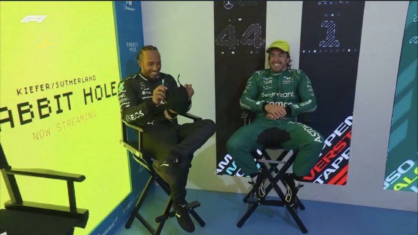 Wally_F1's tweet photo. Alonso se ha meado en el mono y se la pela. https://t.co/tYTdohkl05
