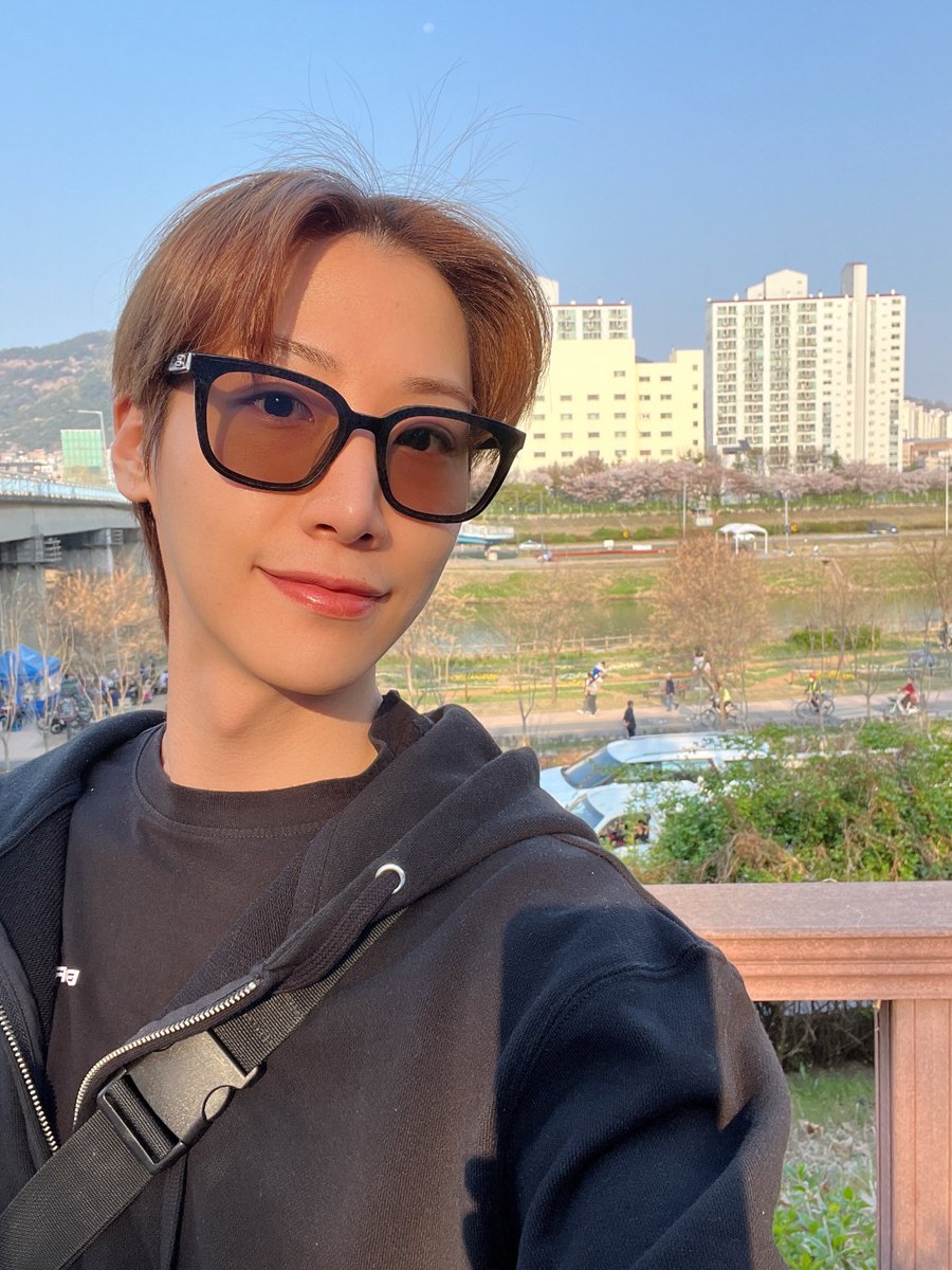 0094bbl's tweet photo. DM💛💭 5:12 pm https://t.co/lFI2OB0S5J