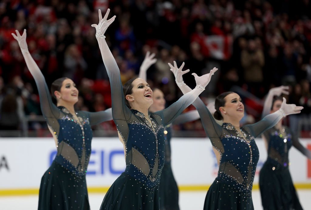 📝 Canadians reign Suprêmes once more at ISU World Synchronized Skating Championships

Read more 👉 isu.org/synchronized-s…

#SynchroSkating #WorldSynchro