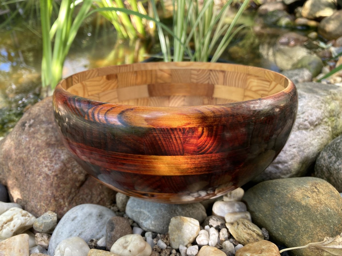 BergwerkD's tweet photo. bowl made from scrapwood with a different color stain and a shellac polish finish.

diameter: 6,5 inch
high: 3,5 inch

#wood #woodworking #woodwork #woodworker #woodart #wooddesign #woodlathework #woodlatheworker #holz #holzdeko #holzdesign #drechseln #drechsler #hamburg #germany https://t.co/4TagxMHc0h