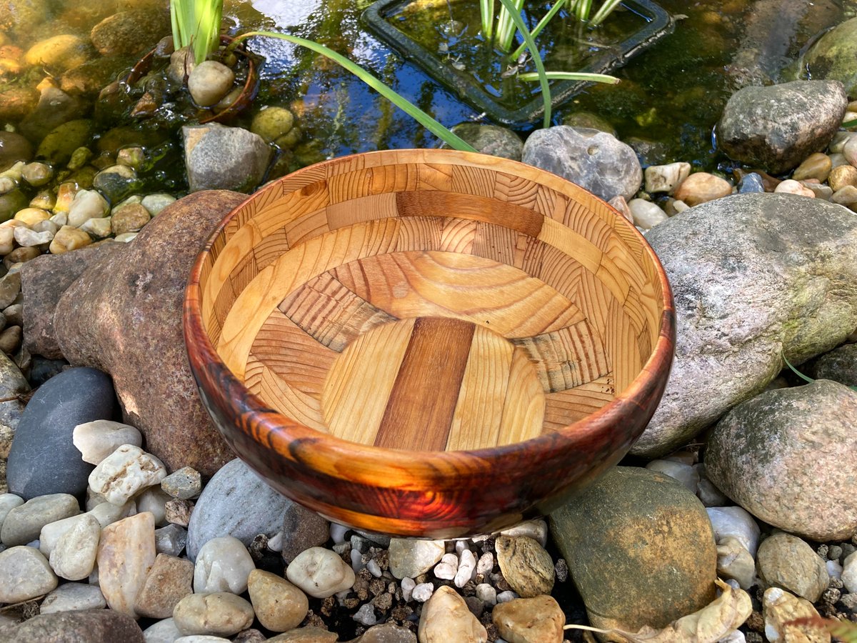 BergwerkD's tweet photo. bowl made from scrapwood with a different color stain and a shellac polish finish.

diameter: 6,5 inch
high: 3,5 inch

#wood #woodworking #woodwork #woodworker #woodart #wooddesign #woodlathework #woodlatheworker #holz #holzdeko #holzdesign #drechseln #drechsler #hamburg #germany https://t.co/4TagxMHc0h