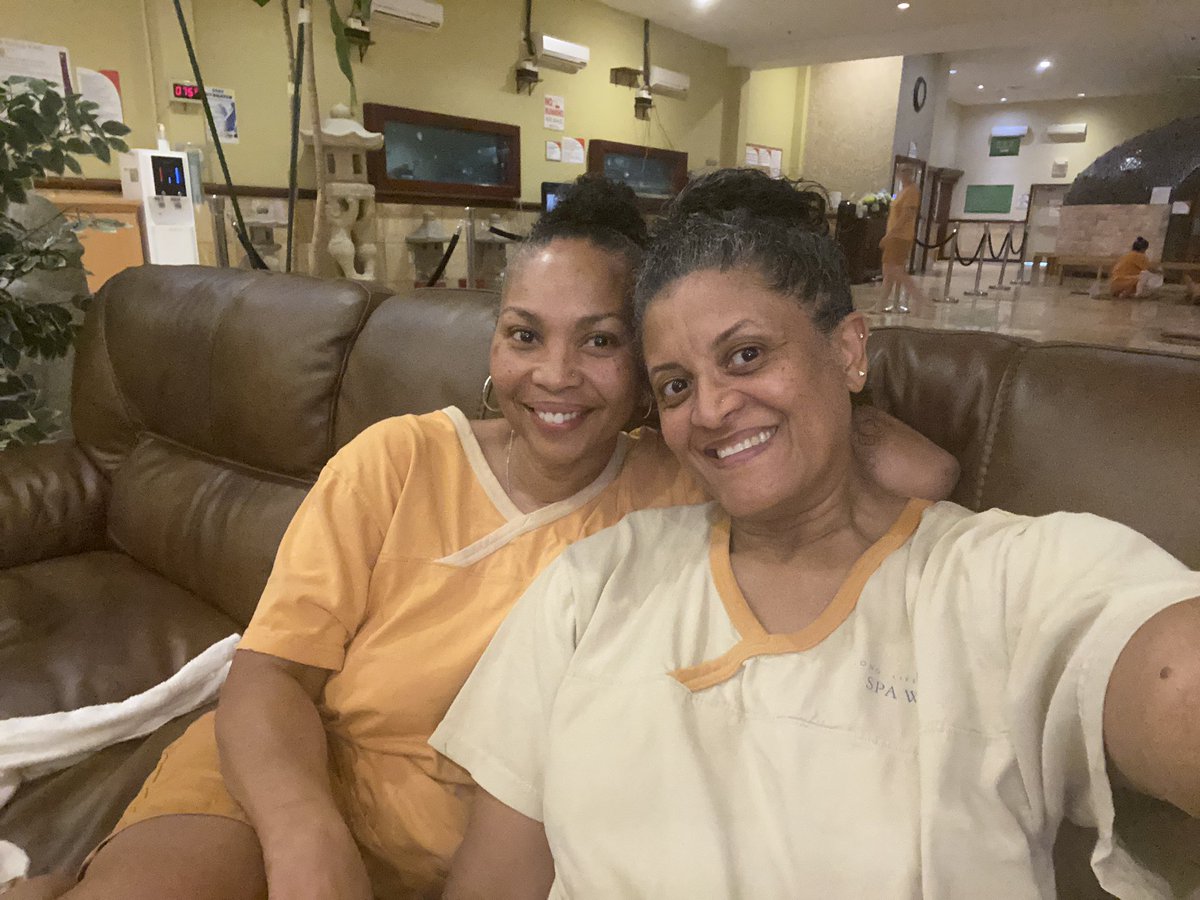 teacherdone31's tweet image. 💥Saturday highlights💥 #Springbreakloading….
#BFFchilltime🥰 #spaworld🧘🏽♀️ #Boredteachercomedytour🤣 #hilariousandtrue🤭