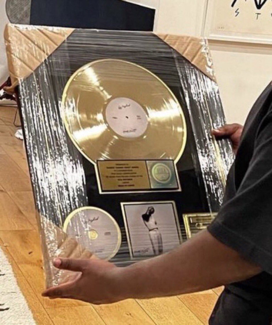 ricosamx's tweet photo. You just have to be a proud WizkidFc 🏆 https://t.co/ymfwCMP6Ya