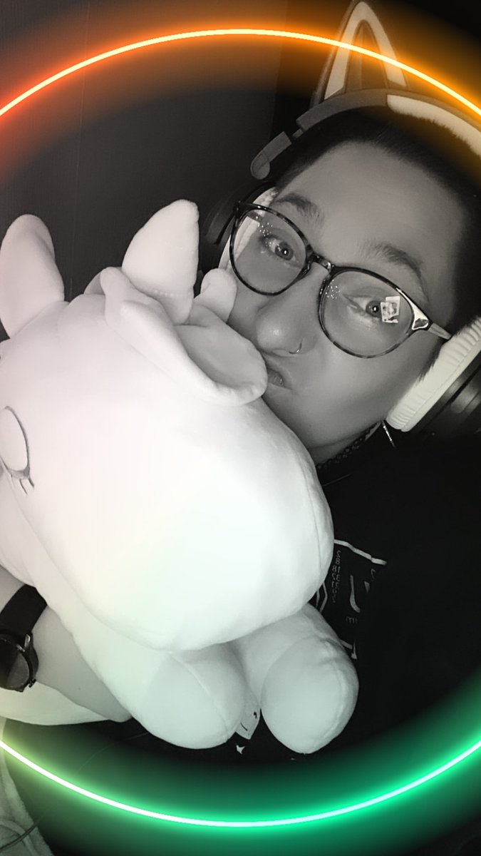 AnieBeeee's tweet photo. 11 Uhr geht es los mit The Last of us Part 2. Kommt vorbei, ich freu mich.

#gamers #gamergirl #GamingCommunity #gaming #streamer #streamers #streaming #stream #helloworld #TheLastOfUsPart2 #TheLastOfUs #TwitchStreamers #twitch #twitchstreaming #twitchstreamer #TheLastofUsPartII https://t.co/GYV5hDhBvC