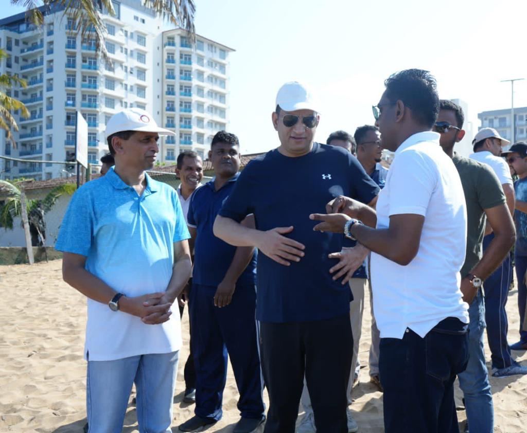 SLdiplomats's tweet photo. As our maiden event of 2023, #SLFSA organized a #BeachCleanup in #Wellawatte today. A big thank you to @SLYCANTrust & @slmepa for their collab & unstinted support. Grateful to @SLCoastGuard & #SLPolice.
Honoured by Minister @alisabrypc ‘s presence.
Keep our beaches waste-free! https://t.co/kjX8O6sC8s
