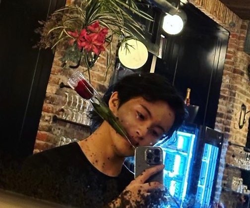 joyfulmarkly's tweet photo. city of love, they said https://t.co/Ogmq4VXgZi