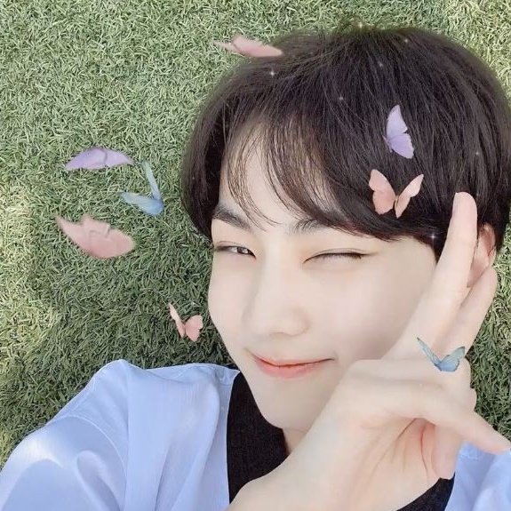 chizzkeyt's tweet image. THE CORRECT ANSWER!!!! 
— thread &apos;coz jungwon is androgynous &amp;amp; ethereal.