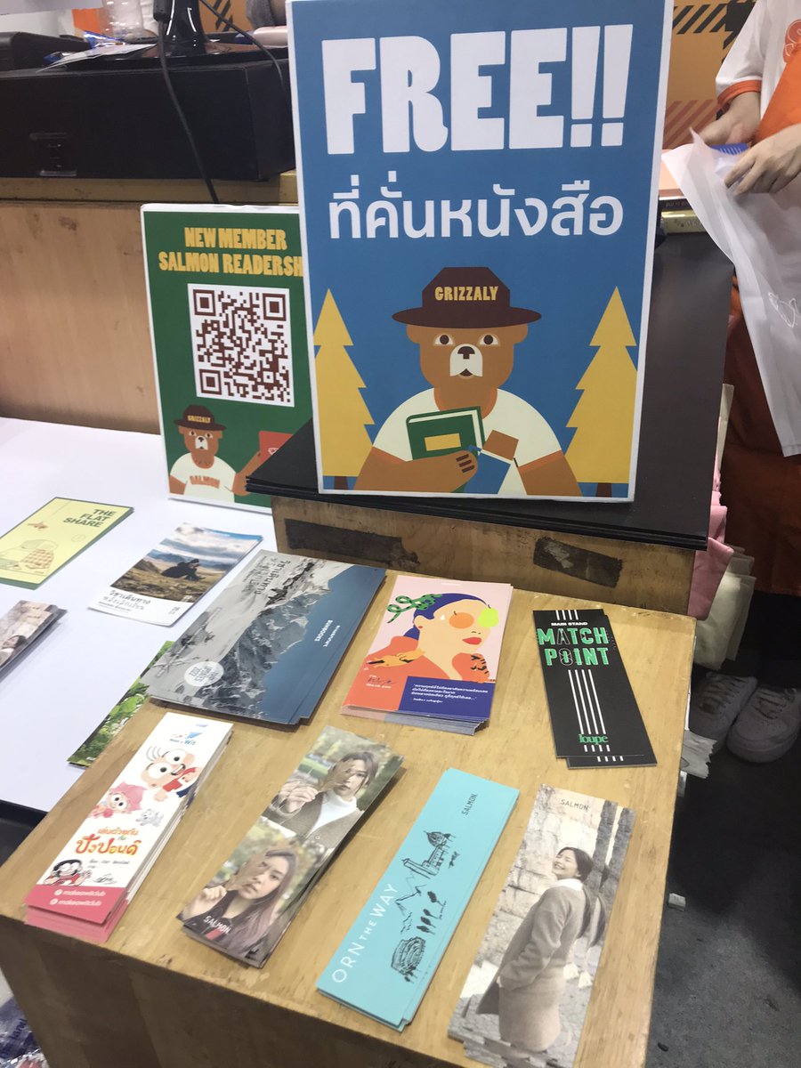 ORNSUPPORT's tweet photo. ใครมา #งานหนังสือ66 สามารถแวะมาบูท Salmon Books ( i31) ได้นะคะ ซื้อ 1 เล่มลด 15% สามารถซื้อ Orn The Way ได้น้า ☺️

💟 ปีนี้มีที่คั่นหนังสือจาก Orn The Way แจกฟรีด้วยนะคะ น่ารักมากกก ต้องมาตำกันแล้ว 🫣💟 

#Salmonbooks #OrnTheWay
#OrnOung #MoveORN 
#งานหนังสือ https://t.co/iWiU7LRLEv