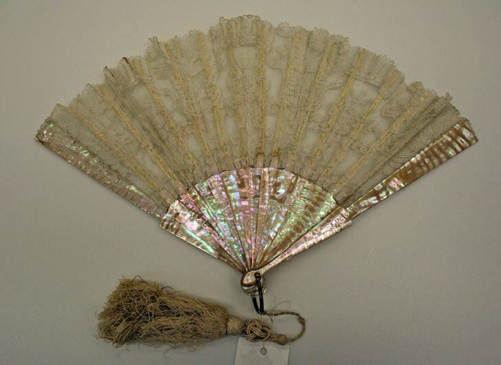 met_costume's tweet photo. Tiffany & Co., Fan, 1870sβ80s #fashionhistory #costumecollection https://t.co/akc3sy7Gvz https://t.co/E4qT0mOMBt