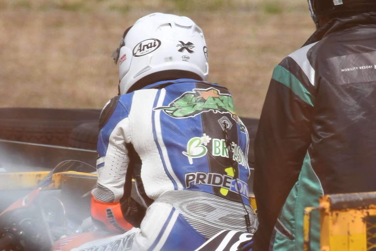henayama's tweet photo. 2023.04.02
決勝
怪我は大丈夫かな?
#モビリティリゾートもてぎ
#JGP3
#武中駿選手
#BREASTO
#予選
#JRR
#全日本ロードレース選手権 https://t.co/k63wXwE24A