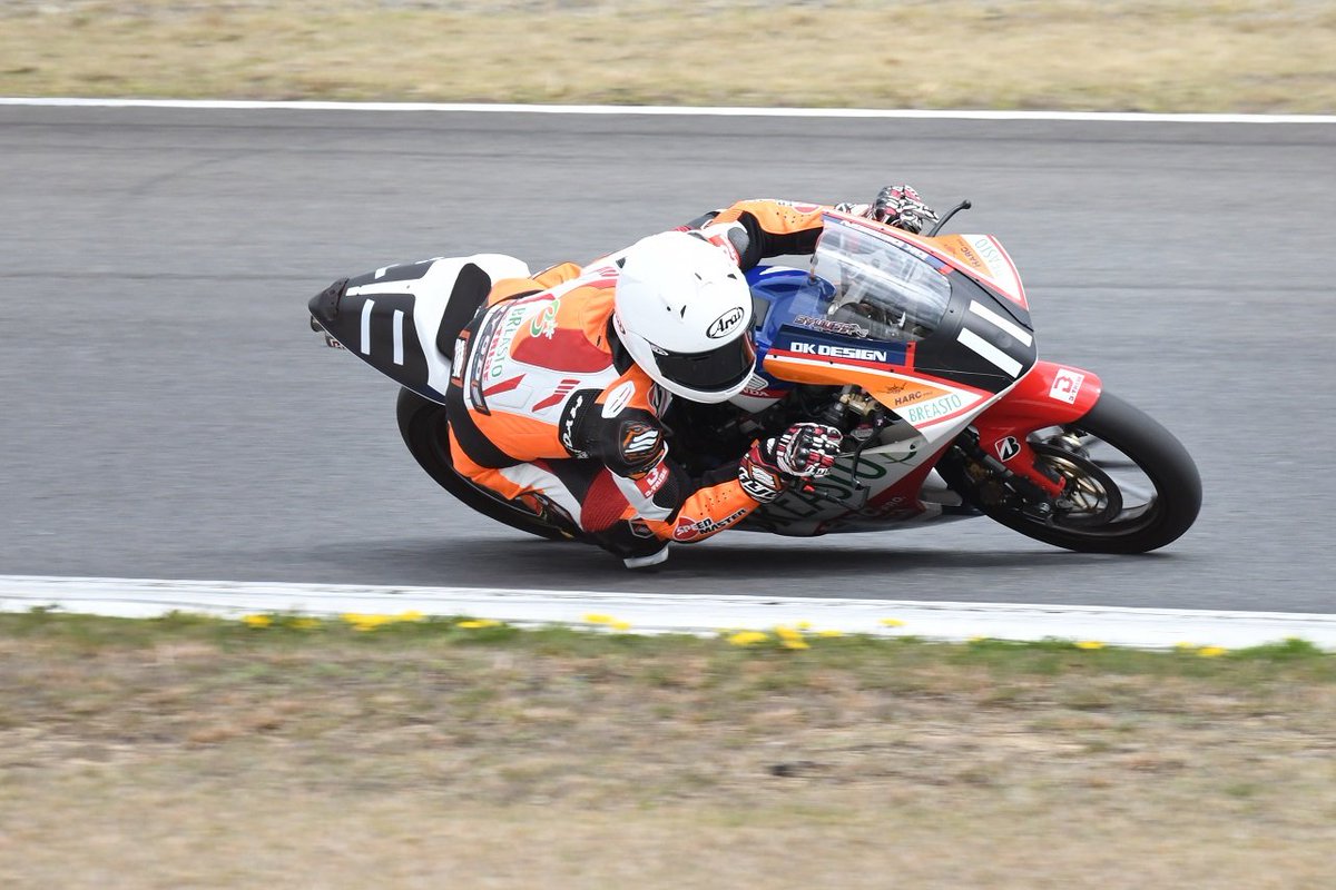 henayama's tweet photo. 2023.04.02
決勝
表彰台、おめでと〜❢
#モビリティリゾートもてぎ
#JGP3
#大和颯選手
#BREASTO
#予選
#JRR
#全日本ロードレース選手権 https://t.co/t2Hyayjpk5