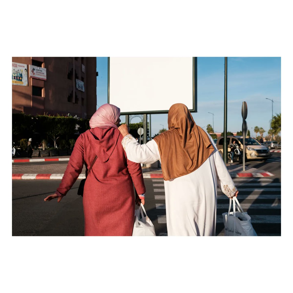 hyunsguns's tweet photo. missing these Marrakech colours #gueliz #streetphotography #xpro3 https://t.co/qiRQhCkZ77