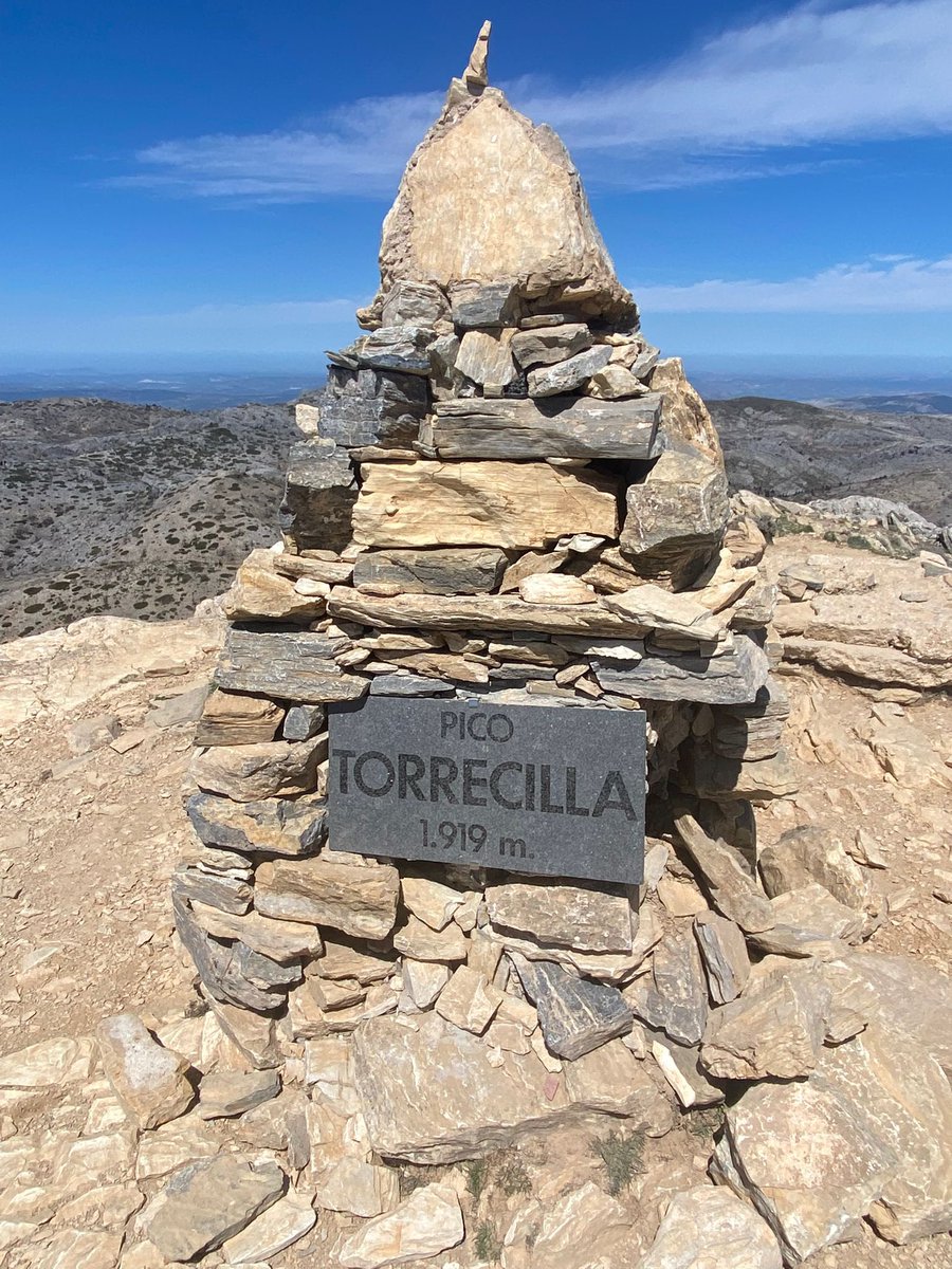 BroscoBrian's tweet photo. Climbing El Pico Torrecilla at 1919 Metres 👍 https://t.co/qy2hUY3Y5c