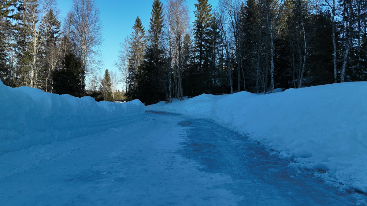miglucas305's tweet photo. #DomingoDeRamos desde #Norge en un día con #sol con #nieve y bastante frescor (-13ºC). @la7tele @La7Noticias @Isabelscribano @tiempobrasero @jacobpetrus_tve @SomosMeteo @MeteoChatSE @MeteOrihuela @ZubiaurreTV @bbcweather @ElTiempo_tve @visitnorway #Noruega #trondheim #meraker https://t.co/nb34qBNhB8