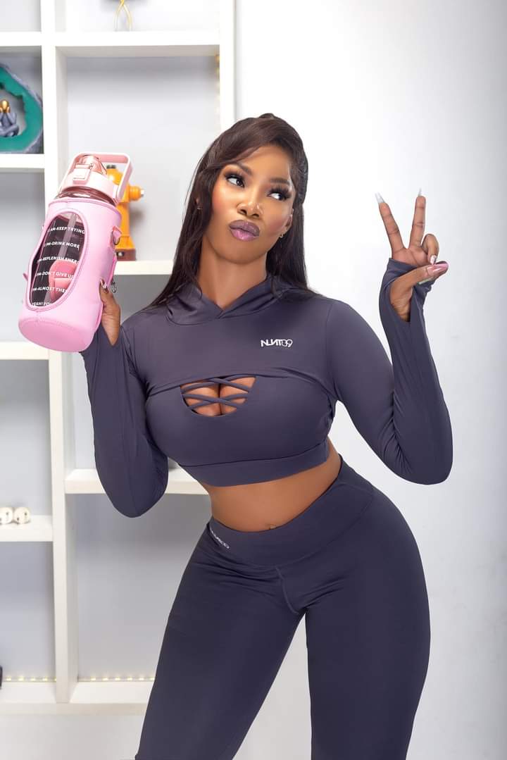 Cocoice46369576's tweet photo. https://t.co/XLlMXfLAmG happy palm Sunday Titans kindly help me to win this competition this month it's a final one please by just view my video please #NLNT89 #TachaTitans𓄍 @Symply_Tacha https://t.co/beptVg3lJX