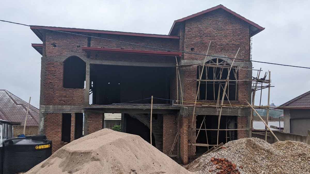 Dckgrpltd's tweet photo. At DCK Grp ltd, we understand that construction can be a stressful and daunting process. That's why we work hard to make it as seamless and stress-free as possible for our clients. this is an ongoing project located in gahanga. we help to bring your vision to life. https://t.co/ZYPuuubNyE