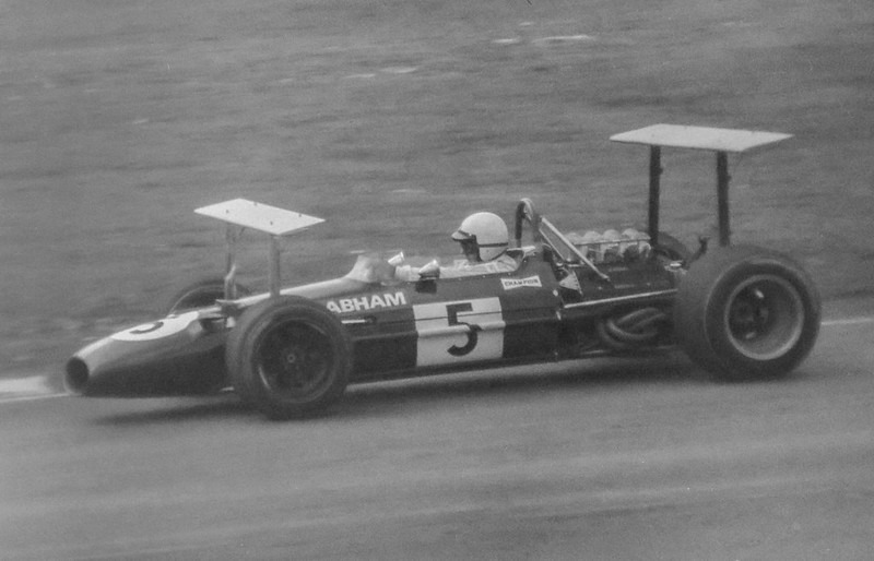 AutoTradition's tweet photo. Jack Brabham was born on this day in 1926 (d.2014). Three times World Champion and the first person to win a Grand Prix driving one of his own cars.
Race of Champions 1969ยฉ Words and photo by Tim Marshall. #JackBrabham #Brabham #Brabs #Legend ๐ฆ๐บ๐ https://t.co/8qhWWCP6yq