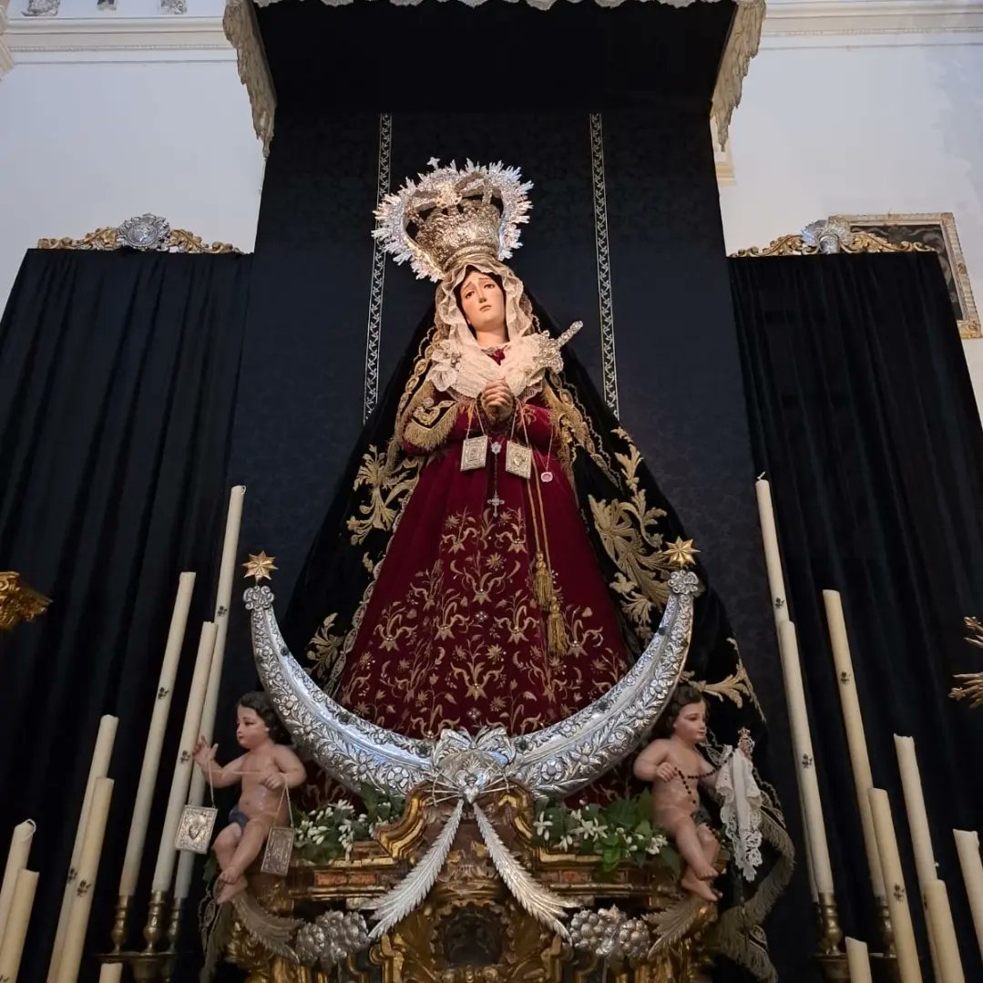 El pasado Viernes acompañamos a la <a href="/ServitasATQ/">ServitasATQ</a> Cofradia de los Servitas Antequera en el dia de la onomástica de su Titular, la Virgen de los Dolores.

#rosarioantequera 
#Antequera