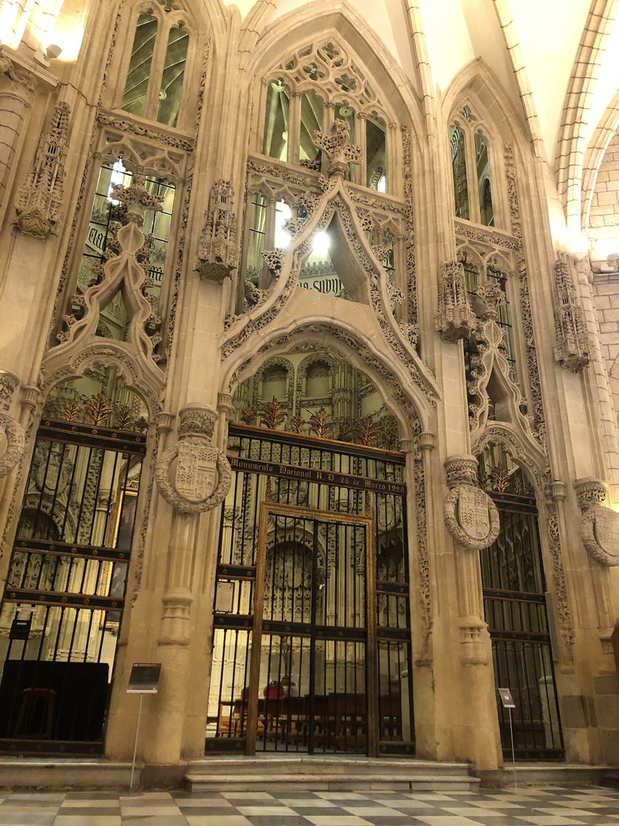 AndresCarlos71's tweet image. Capilla de los Vélez, situada en el #ábside de #Catedral de #Murcia.
Estilo TardoGótico Isabelino, con elementos renacentistas y mudéjares.
#Arte con mayúsculas.