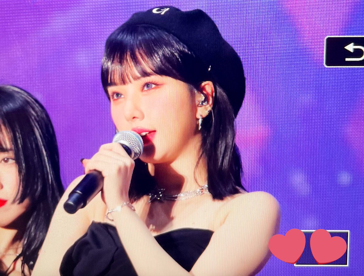 ___YOURSISTER's tweet photo. 230402 IDOL RADIO  LIVE IN JAPAN 
프리뷰
😘😘
#비비지 #VIVIZ #은하 #EUNHA #ウナ @VIVIZ_official https://t.co/d5Se0Zwwcx
