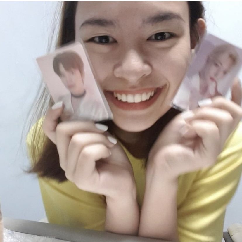 stroberikiz's tweet photo. i used to be this happy sa pulls ko (around late 2021) and narealize ko sa sarili ko na mas masaya ako with the little thing i get instead of ordering bulk (just to complete cb pobs) ☹️ tho ims still happy pa rin naman with all the pulls pero iba pa rin if isa isa lang https://t.co/Q8Ide0vxk5