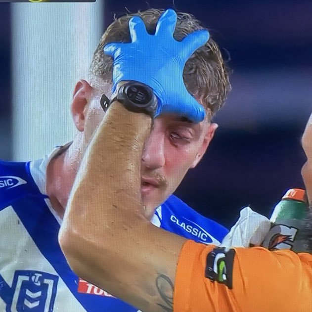 BadlyDrawnRL's tweet photo. ADRIAAAAAAN
#BadlyDrawnRugbyLeague
#NRL
#NRLBulldogsCowboys
#MaxKing https://t.co/2IAOvqWcNs