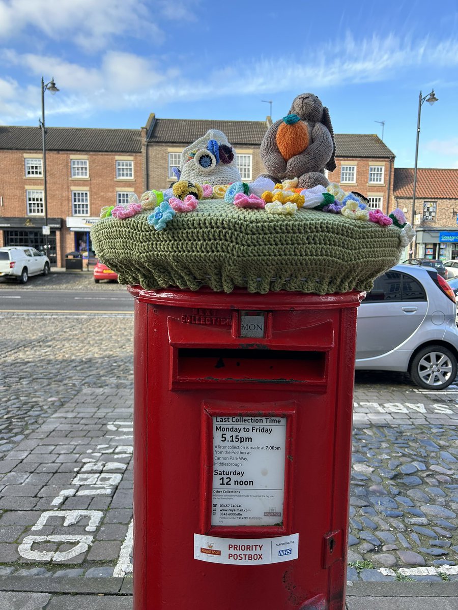 ⛅️📮🐰 It’s a cold, sunny morning by the river Tees and the Easter #YarnBombers have been out …