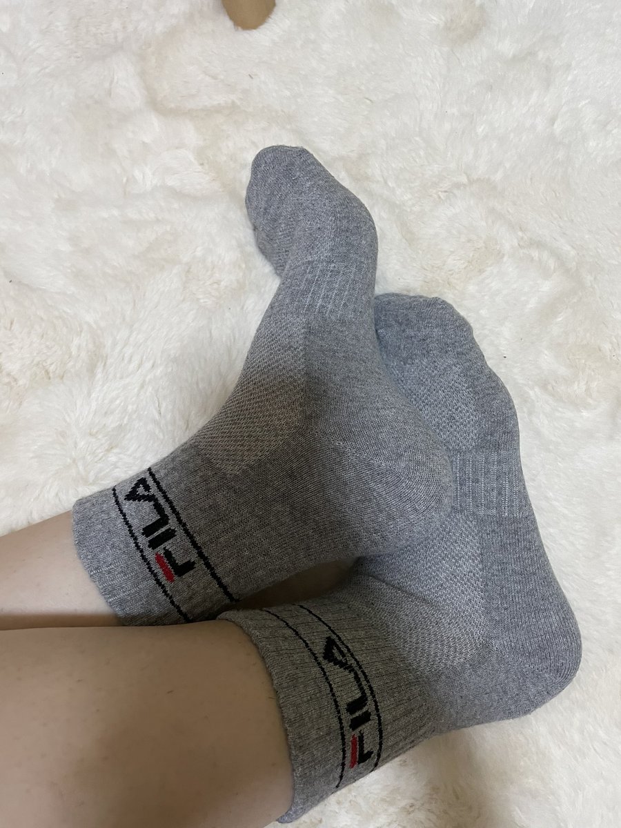 วันหยุดต้องฟิตเนสสักหน่อย วันนี้วิ่งด้วย จะมีใครชอบมั้ยน้าา ถุงเท้าสดๆหลังออกกำลังกายเนี่ย 🤭🤭🤭 #ทาสเท้า #ขายถุงเท้าใช้แล้ว #ทาสชาย #นายหญิง #เพลย์ออนไลน์
