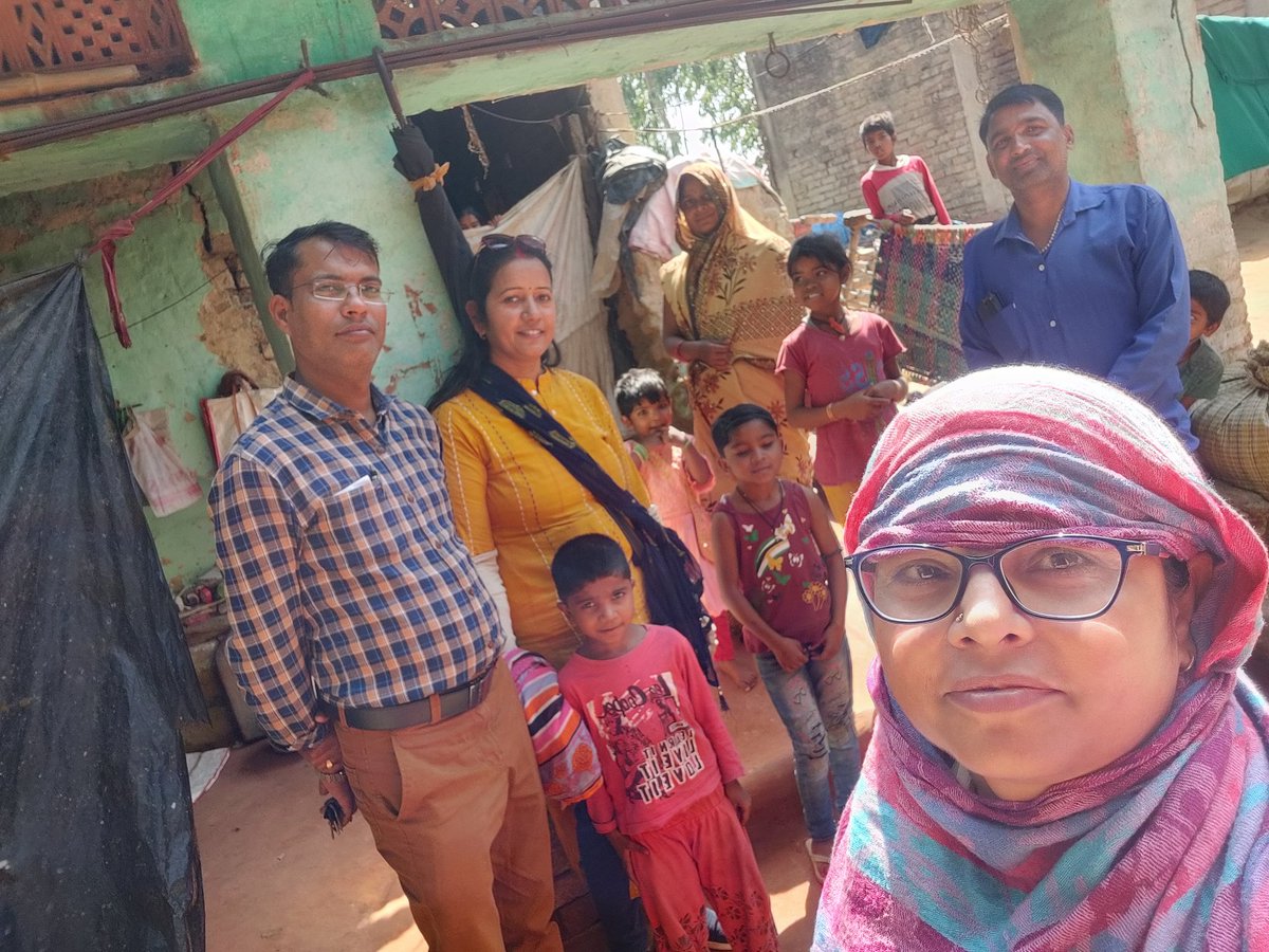 स्कूल में नामांकन आरम्भ ।घर घर सम्पर्क,
कोई बच्चा न छूटे। 
@basicshikshaKD <a href="/DMKanpurDehat/">DM KANPUR DEHAT</a> <a href="/pratibhashukla0/">Pratibha Shukla</a>