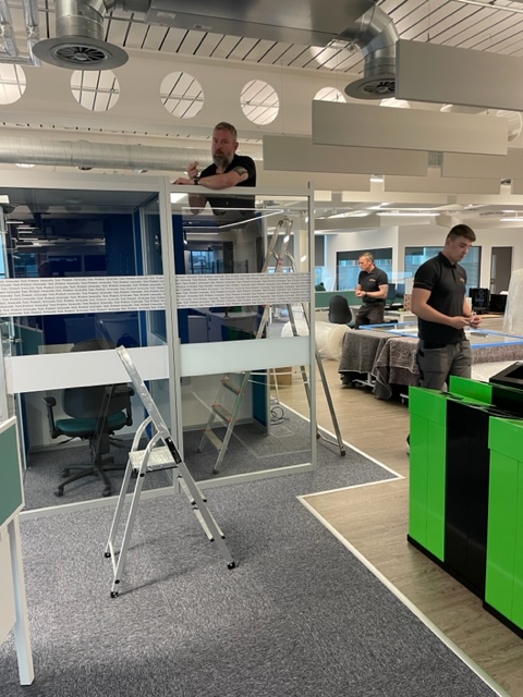 SecureMoveUK's tweet photo. Thats March closed and head first into April, with new clients and projects, from office installations to hotel fit outs. Its always varied for the teams here, from one day installing privacy booths across the UK to picking up antique fire places from London to Northumberland https://t.co/tecZgQcM6O